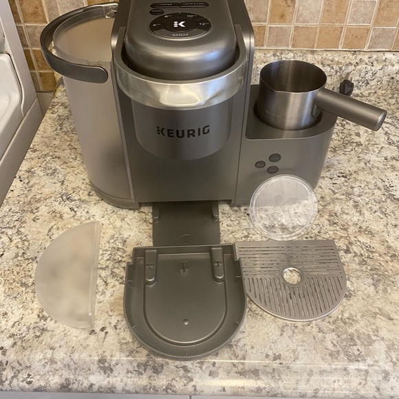 Keurig Single Serve Coffee, Latte&Cappuccino Maker - Picture 9 of 10